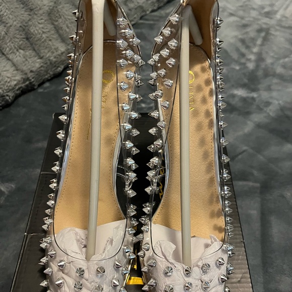 Spike studded stilletto(clear with silver studs) - Picture 4 of 6
